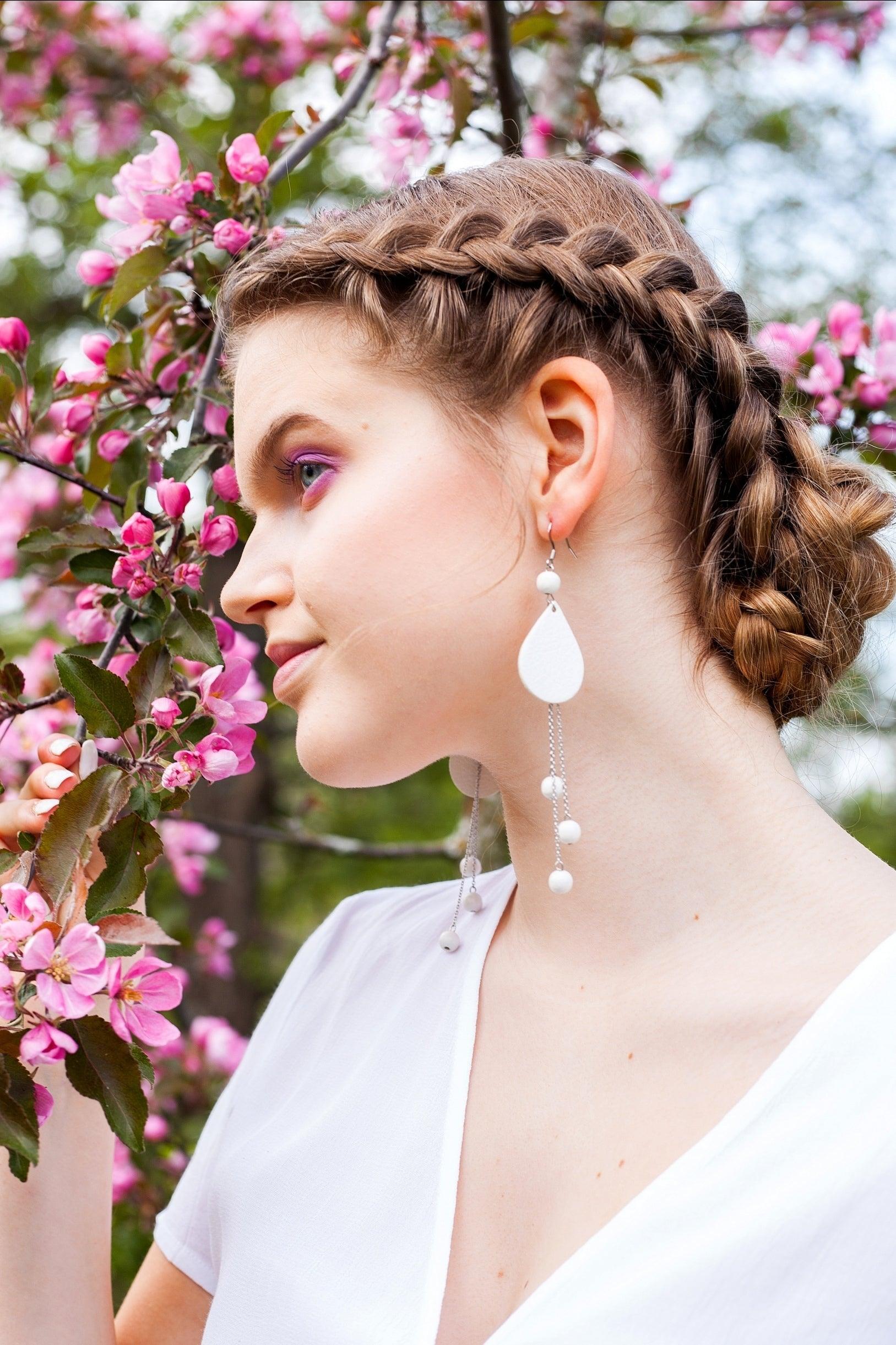 LEMPI earrings, Lily of the valley (white)