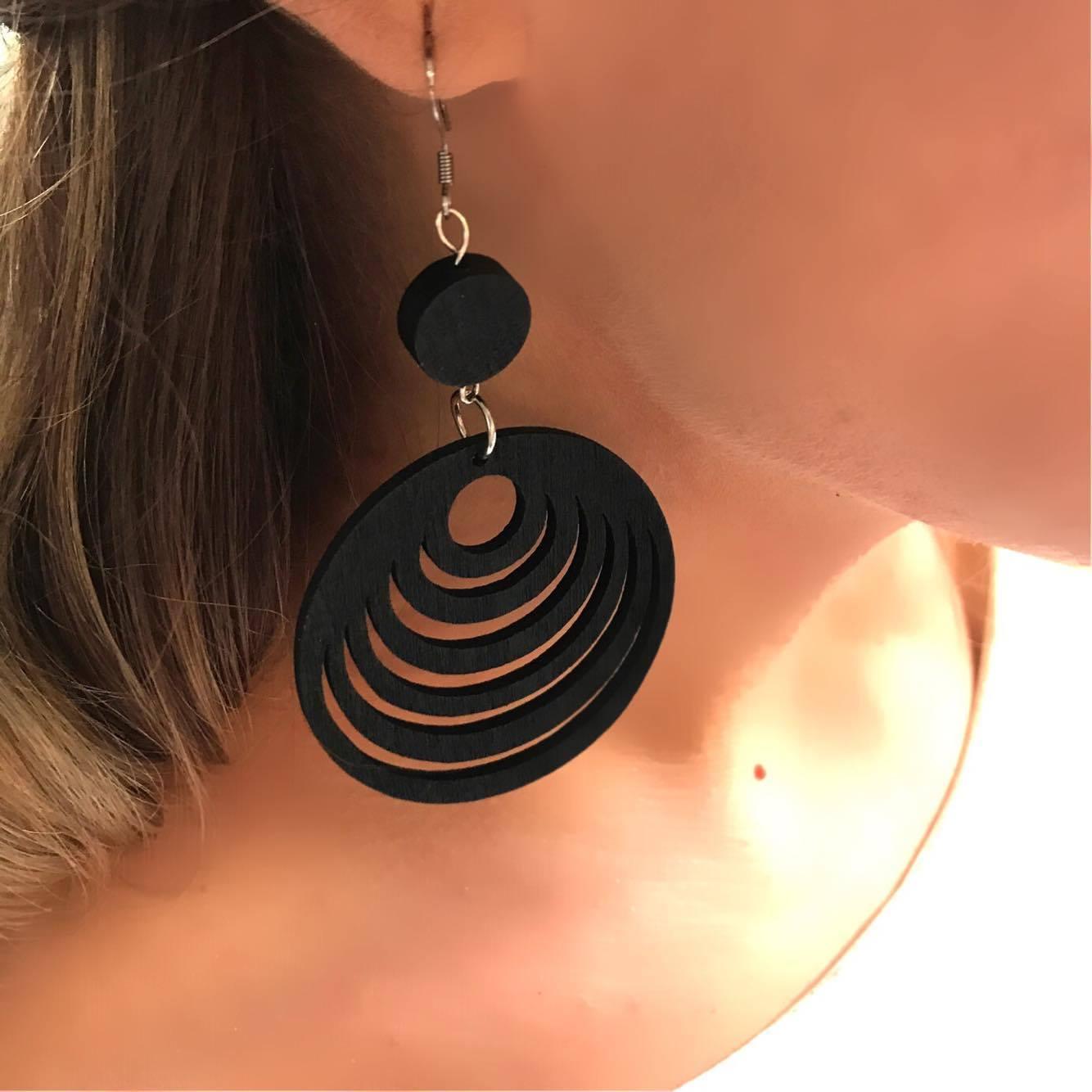 Wooden earrings, Waves (black) - black round wooden earrings