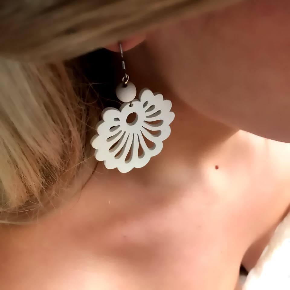 Wooden earrings, Seashell