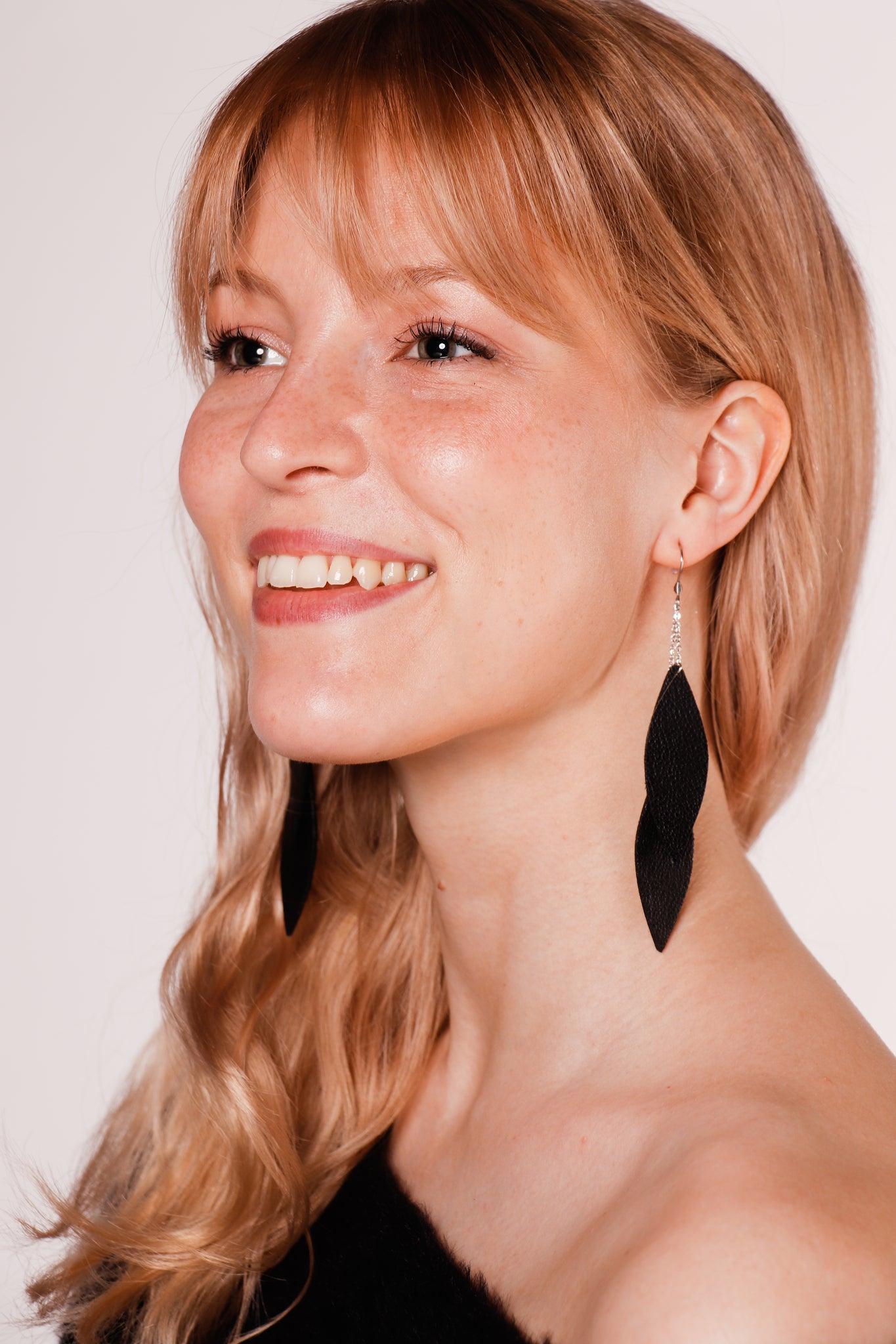 LEMPI earrings, Laura (black, two-piece)