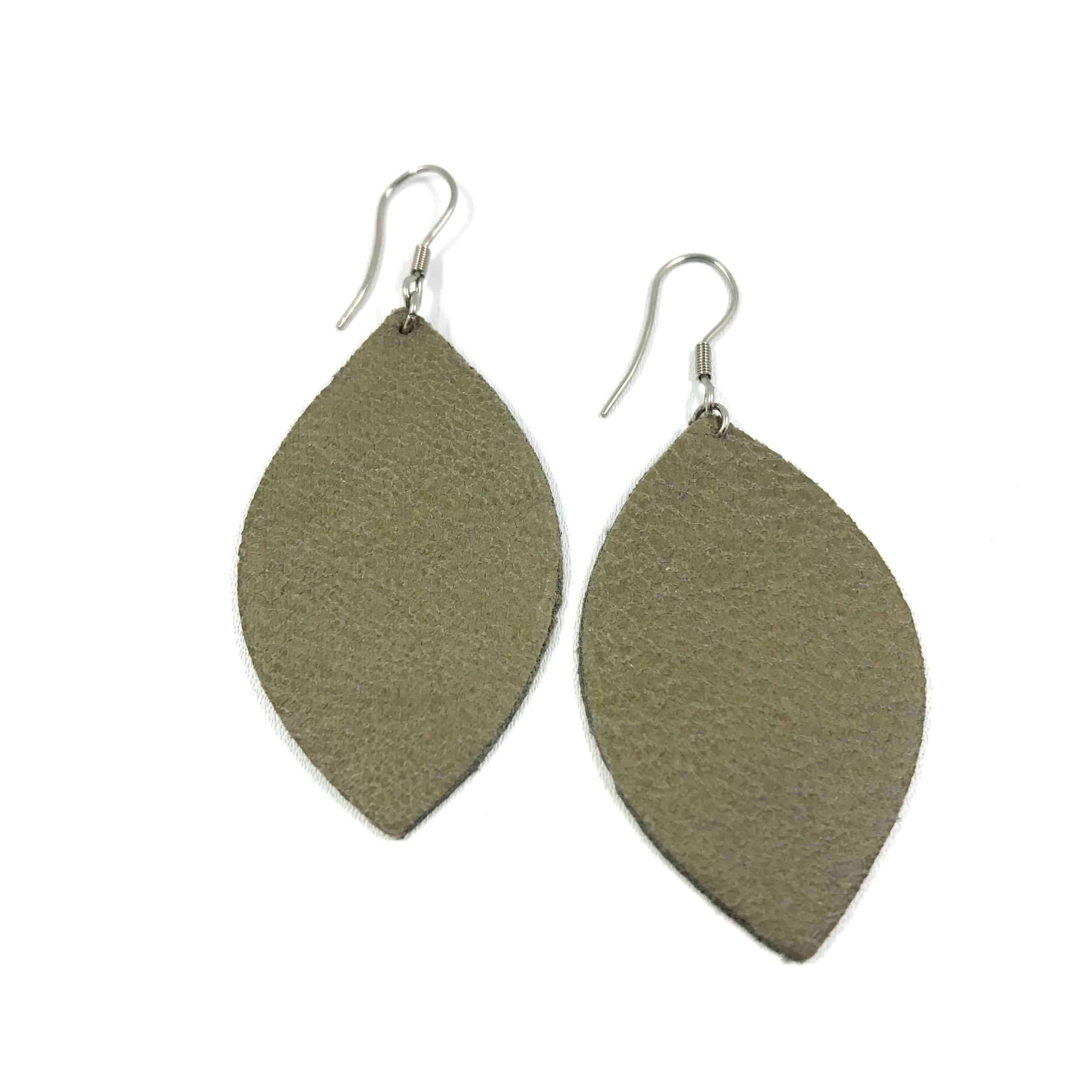 LEMPI earrings, Iisa (greenish gray)