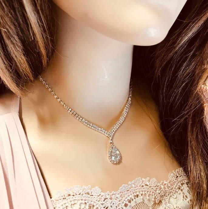 Rhinestone necklace, Delicate rhinestone drop