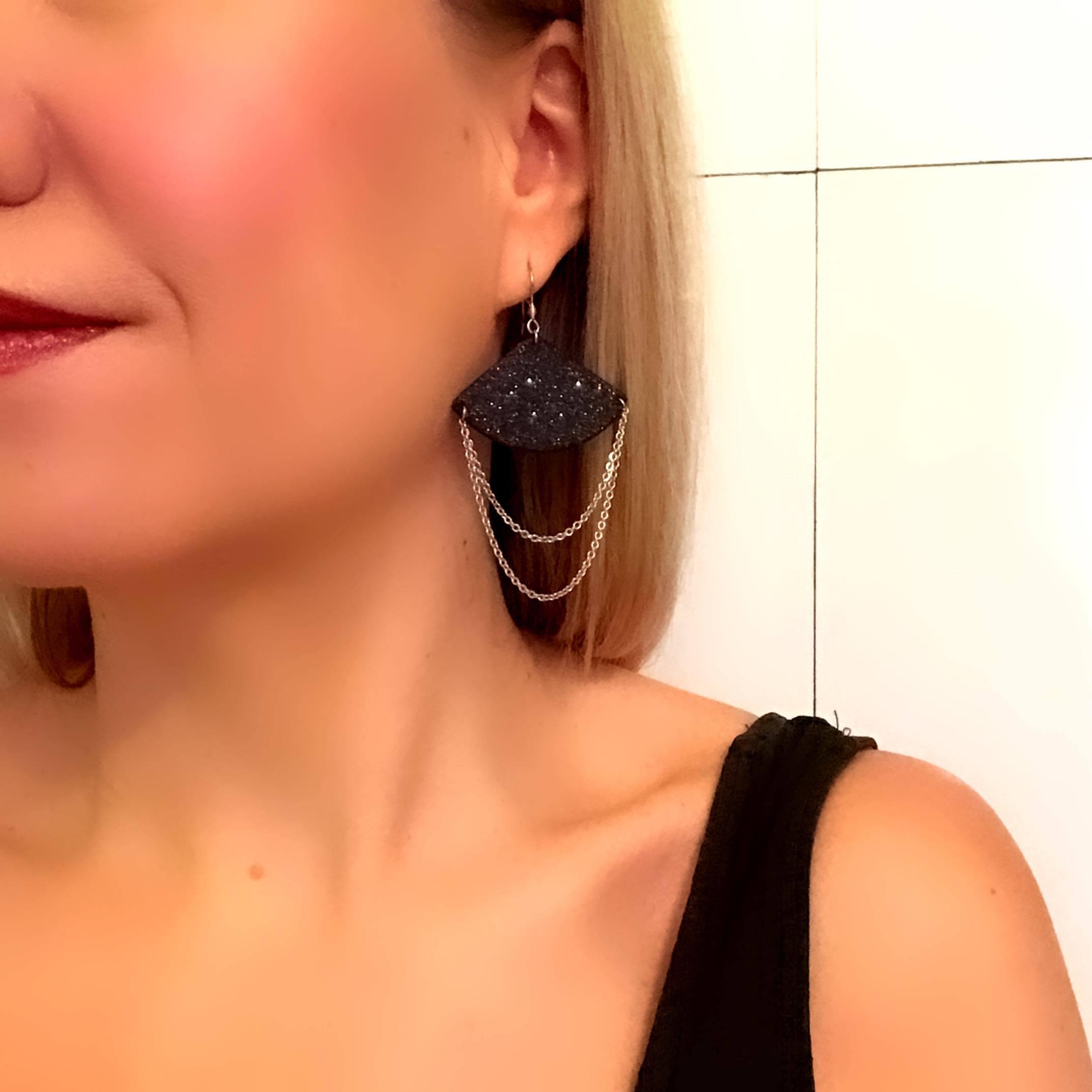 FAVORITE earrings, Moment (black glitter)