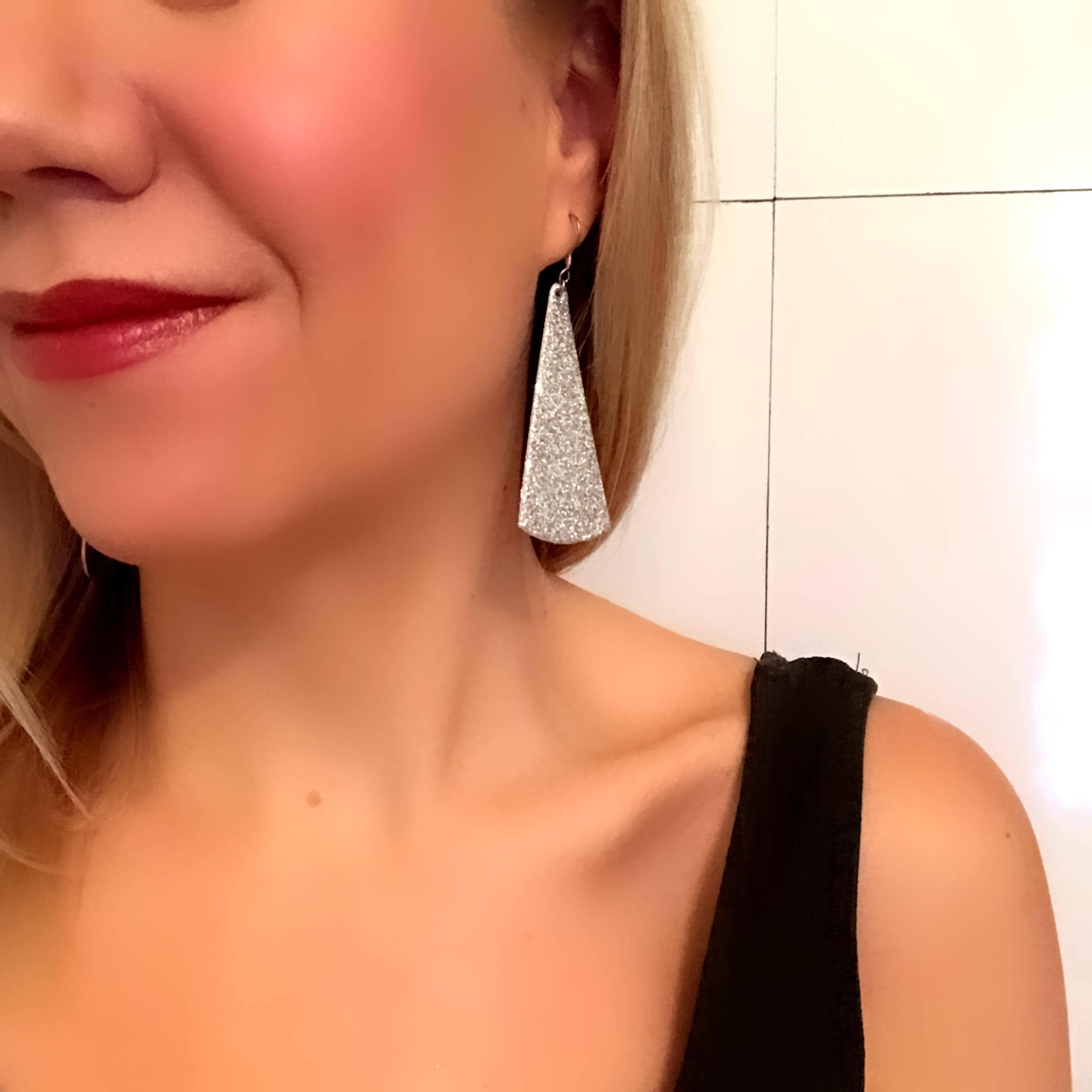 LEMPI earrings, Kajo (silver glitter)