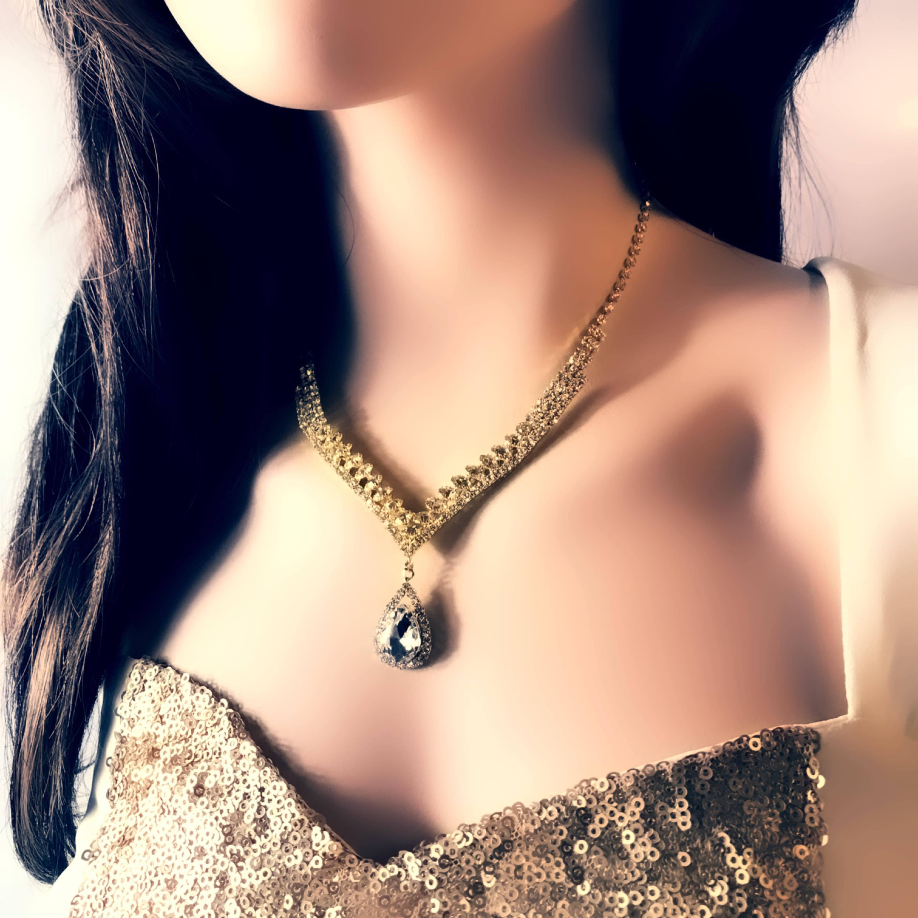 Strass necklace, Beautiful Teardrop Necklace in Gold