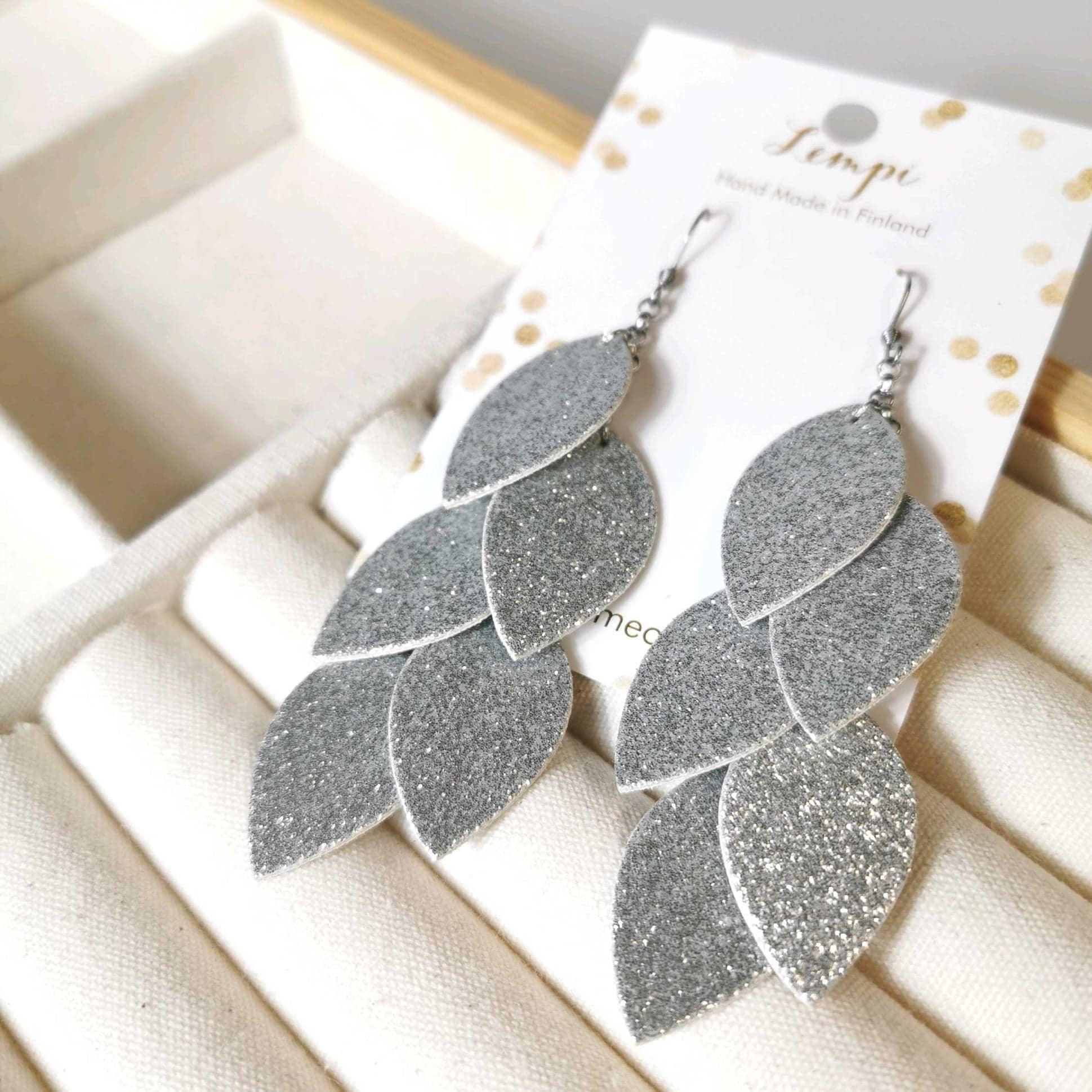 LEMPI earrings, Grain (silver glitter)