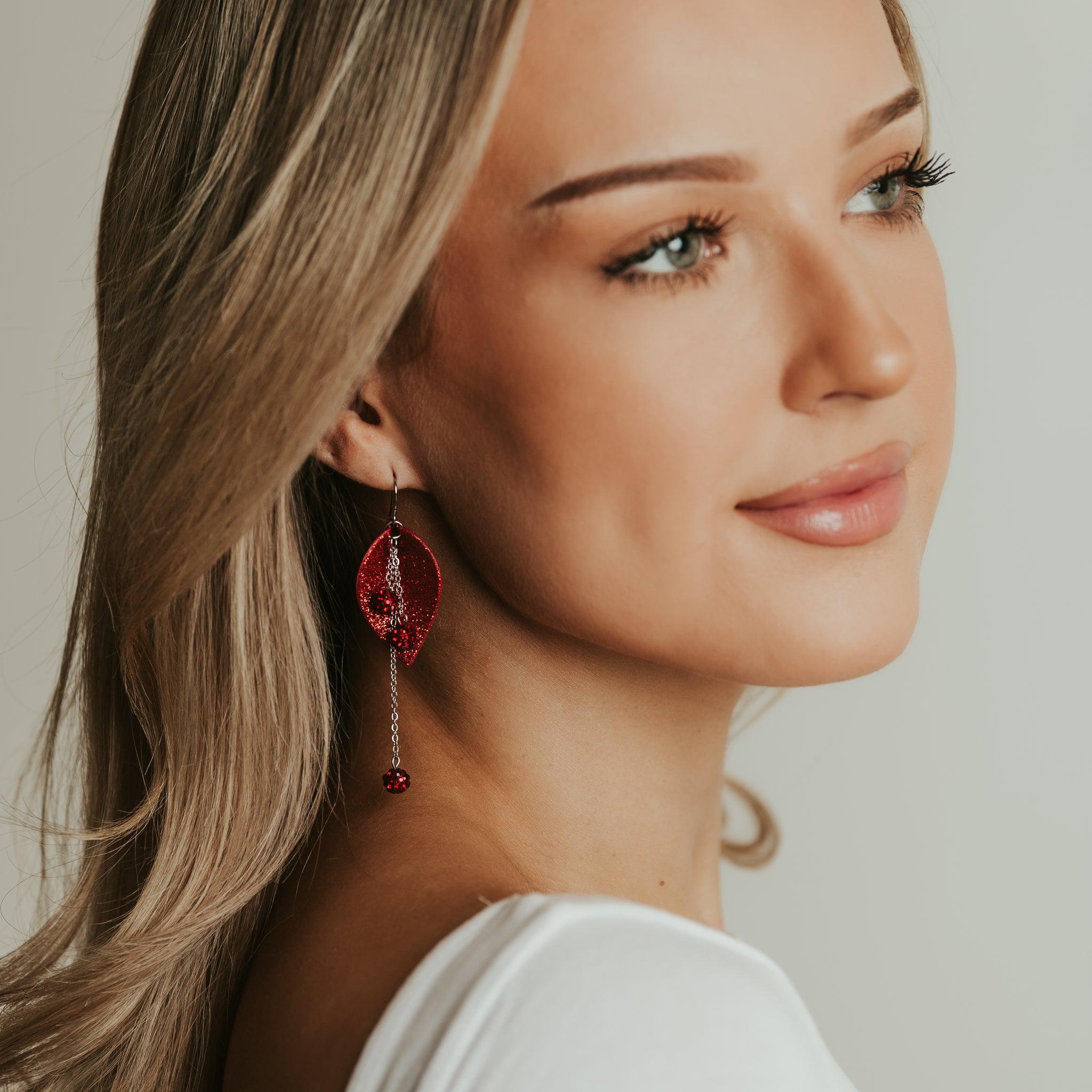 LEMPI earrings, Kalla (glitter red party model)