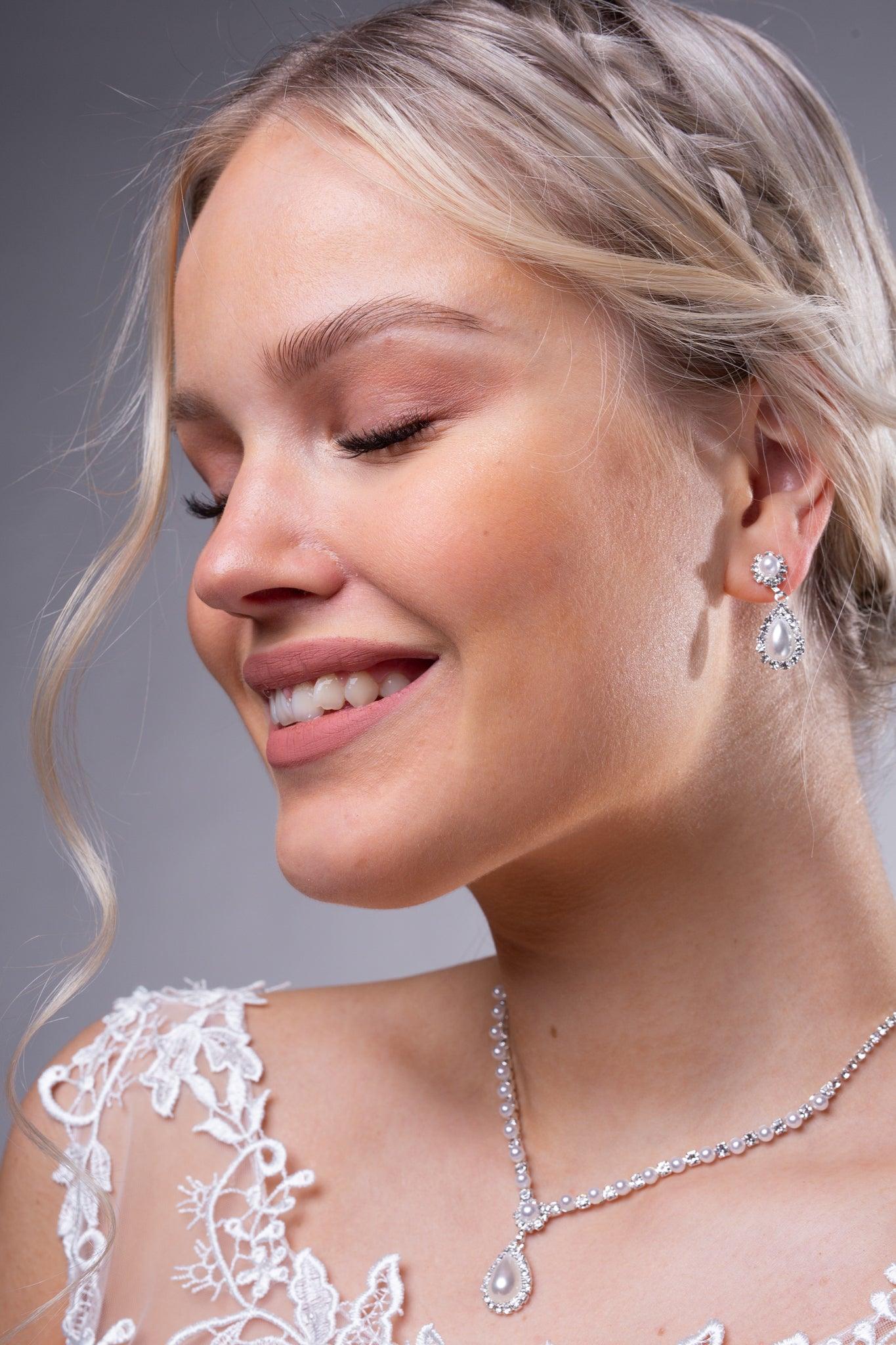 Strassikorvakorut,  Romantic Pearl Earrings