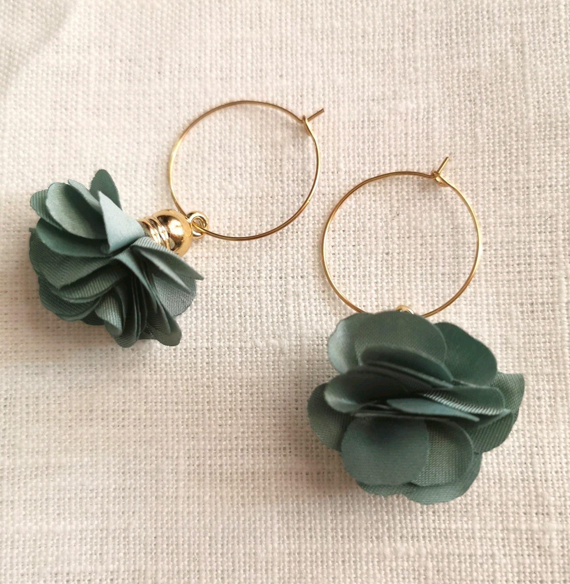 2 in 1 earrings, Daisy (old green)