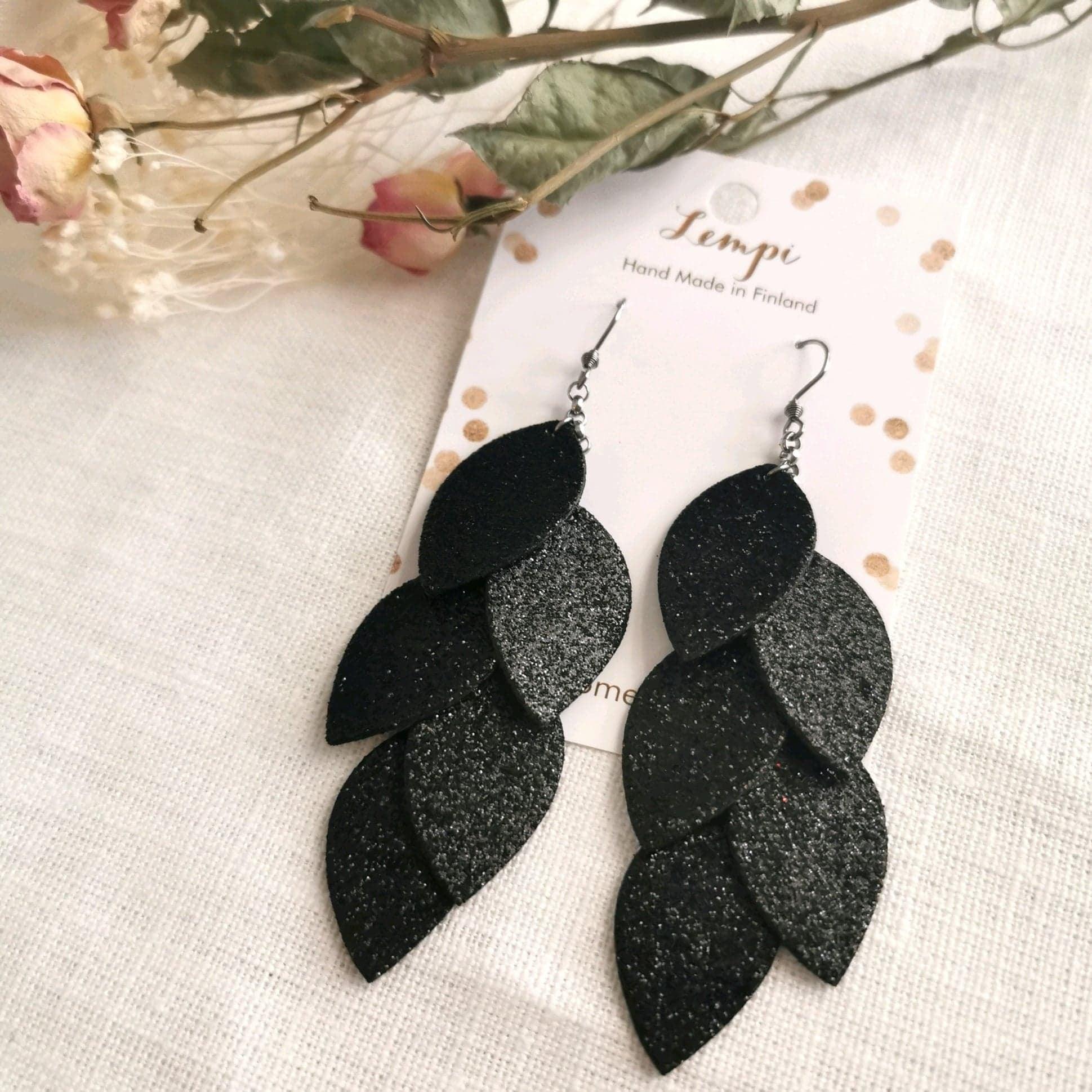 LEMPI earrings, Grain (black glitter)