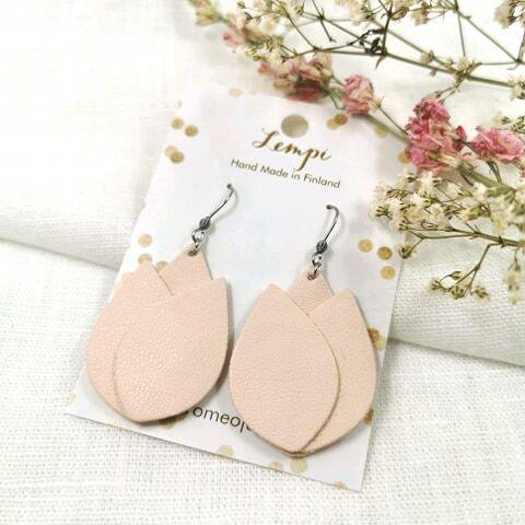 LEMPI earrings, Tulip 2.0 (powdery pink)