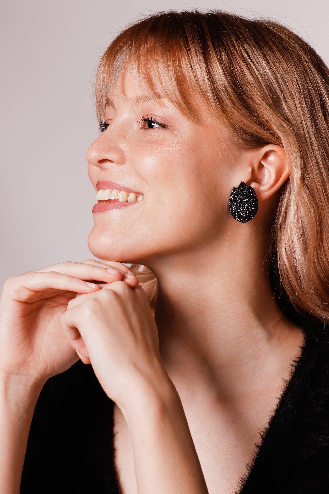 LEMPI earrings, Tulip (black glitter)