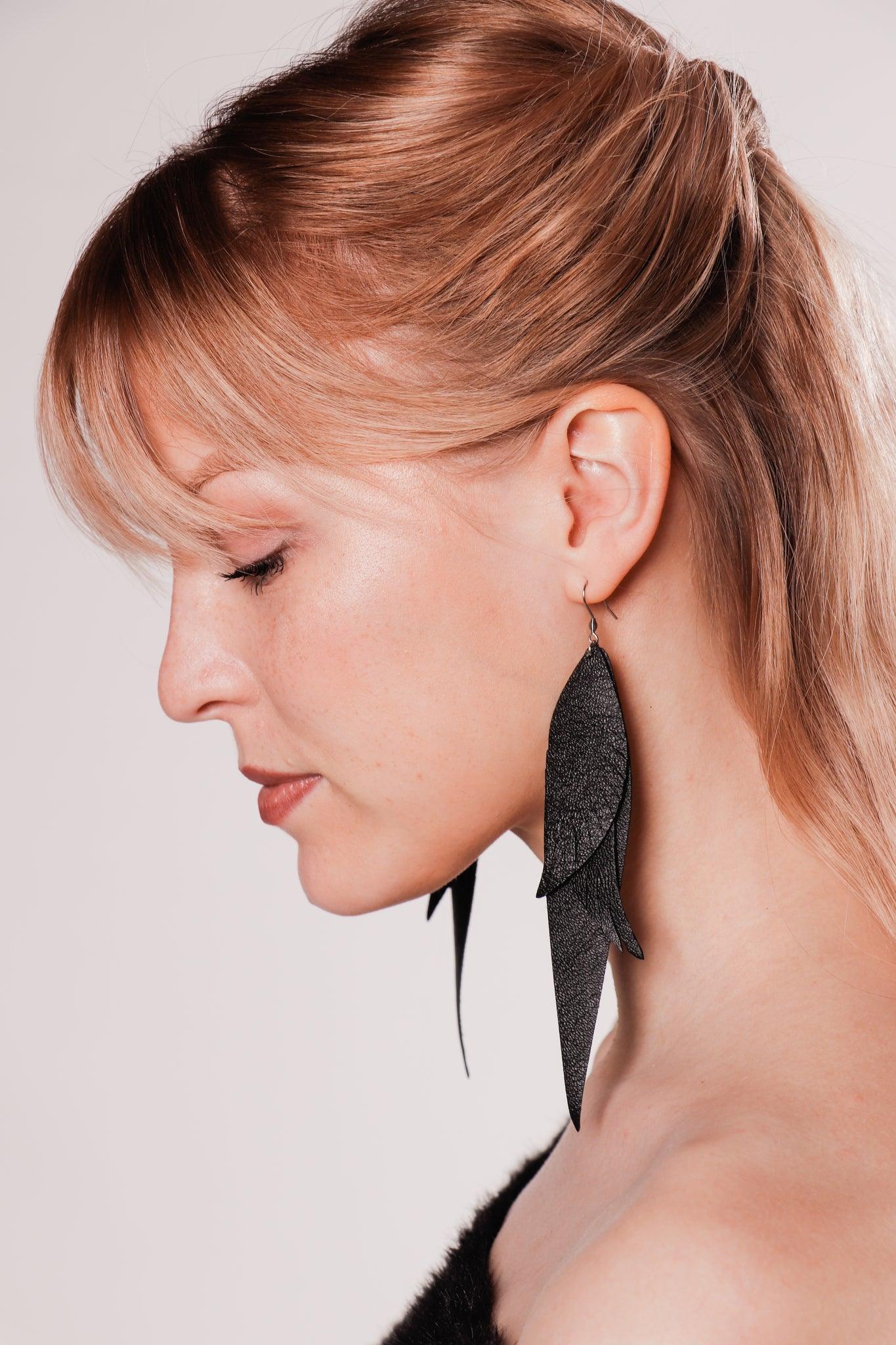 LEMPI earrings, Wings 2.0. (black, leather)