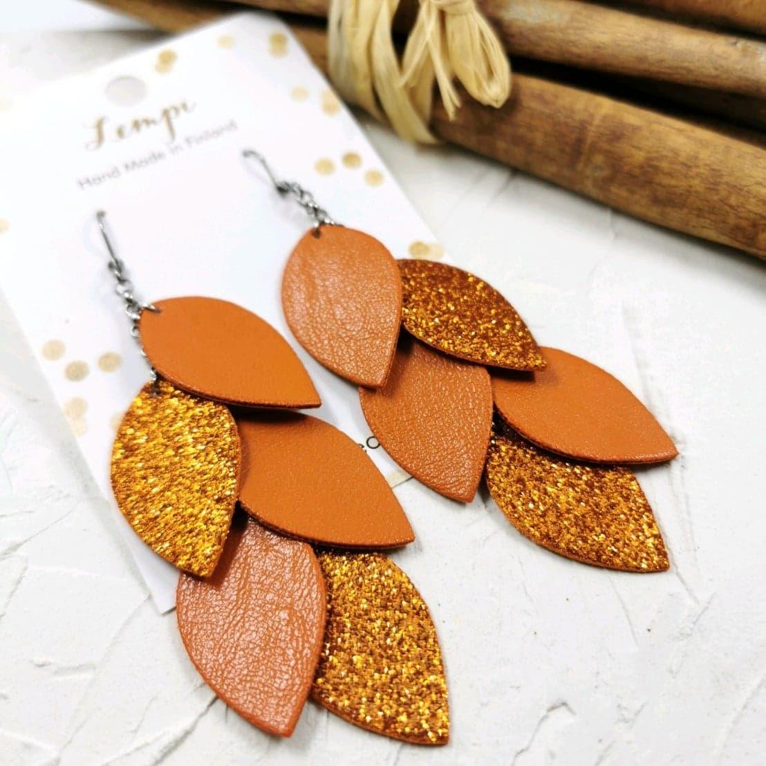 LEMPI earrings, Grain (orange, matte-glitter combination)