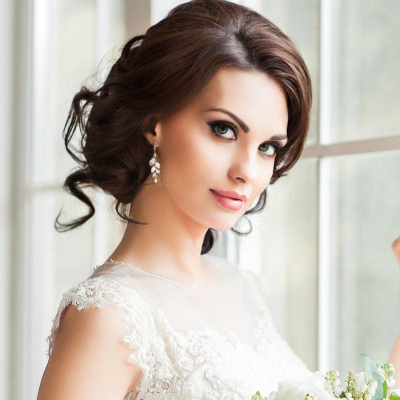 Kristallikorvakorut, ATHENA BRIDAL|Classic Isabella Earrings in Gold