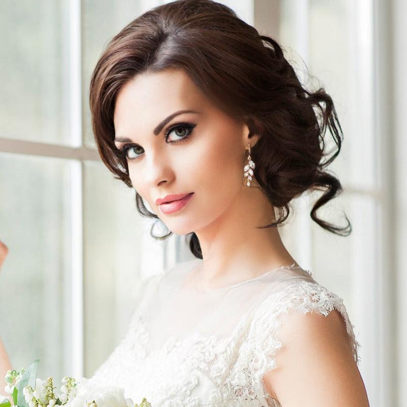 Kristallikorvakorut, ATHENA BRIDAL|Classic Isabella Earrings in Gold