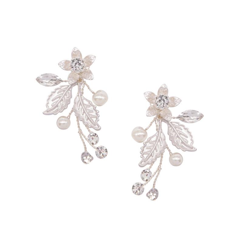 Kukkakorvakorut, ATHENA BRIDAL | Delicate Twine Earrings