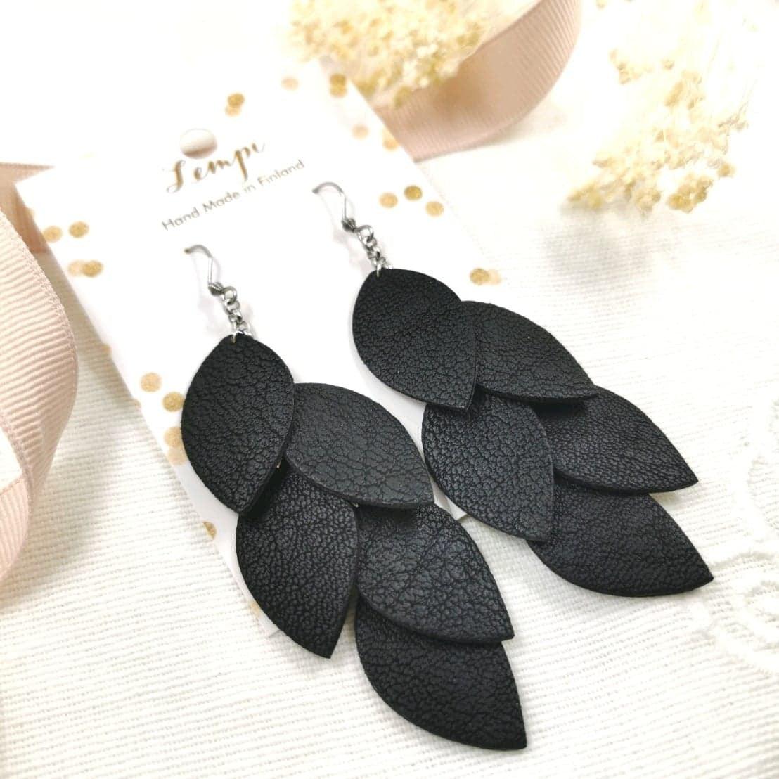 LEMPI earrings, Grain (black)