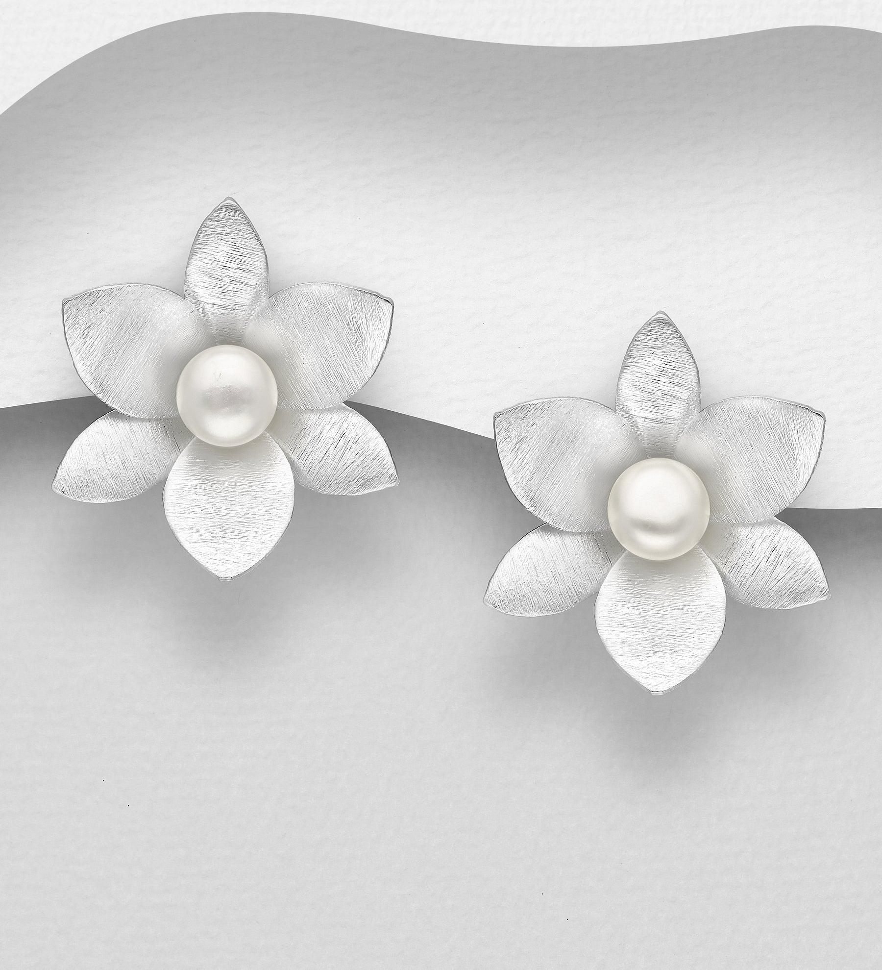 Silver buttons, PREMIUM COLLECTION|Large Matt Flower Earstuds with Pearls