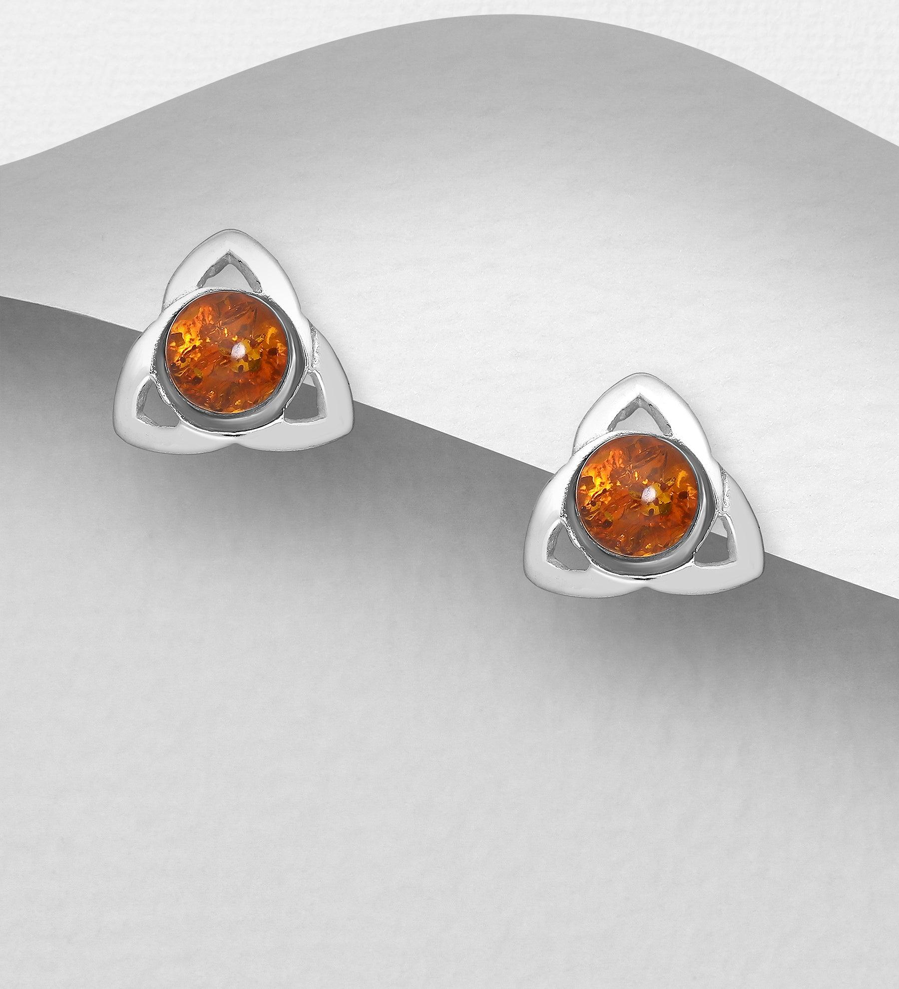 Hopeanapit, PREMIUM COLLECTION|Triangle Earstuds with Baltic Amber