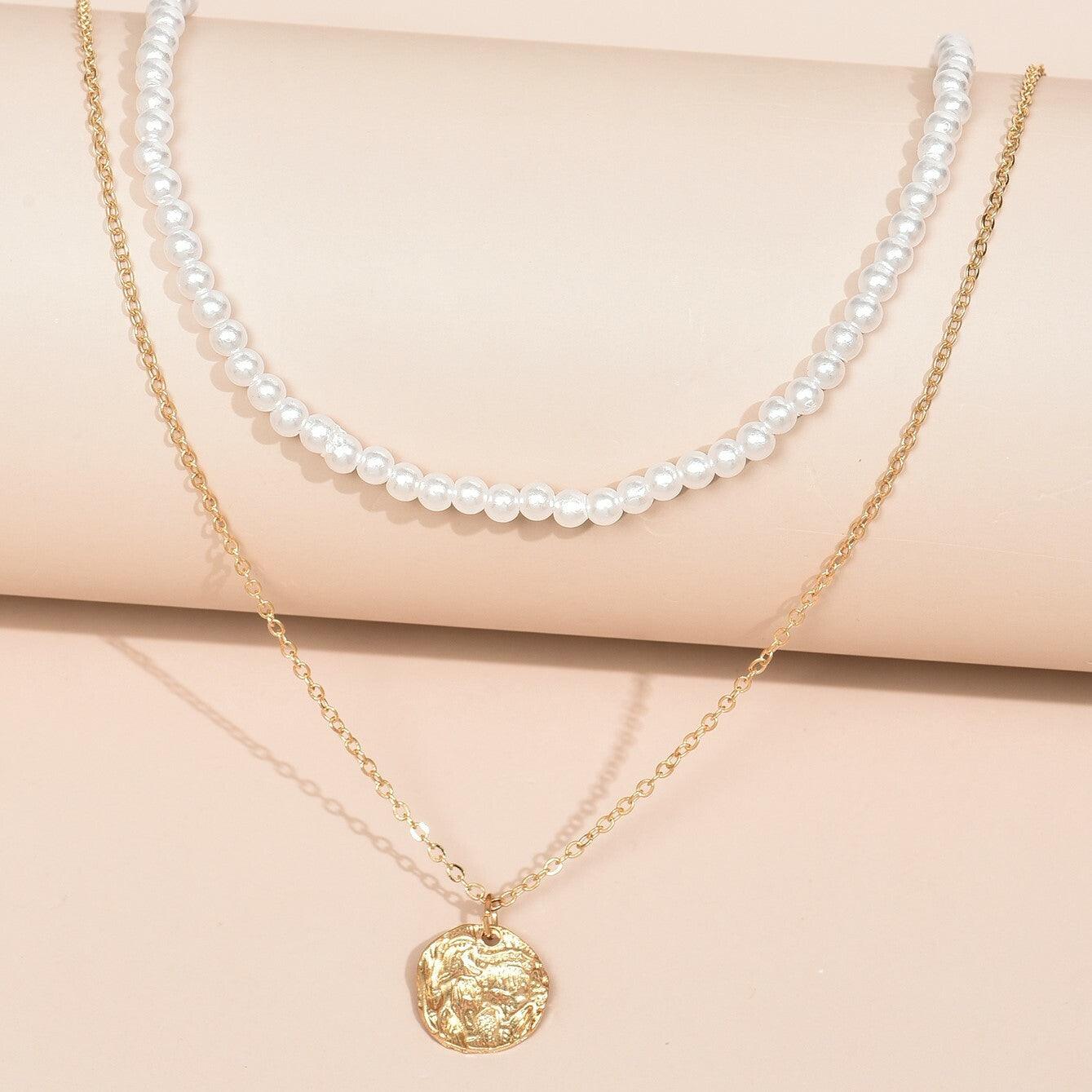 Kerroskaulakoru, FRENCH RIVIERA|Delicate Pearl Layer Necklace in Gold