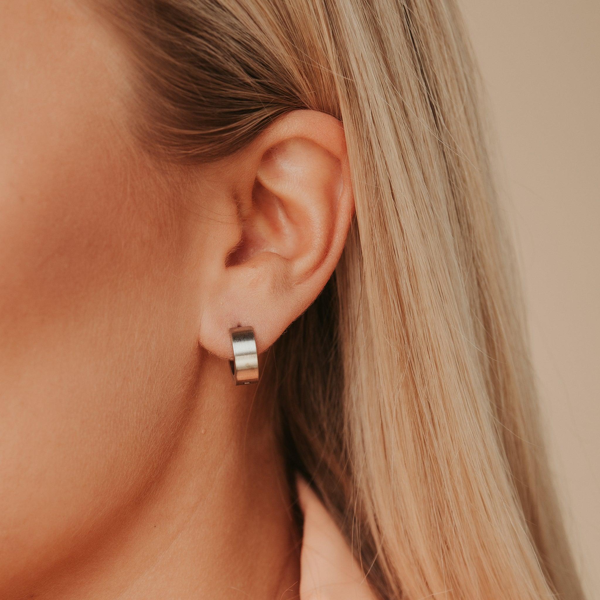 Kirurginteräsrenkaat, Matte Steel Hoop Earrings