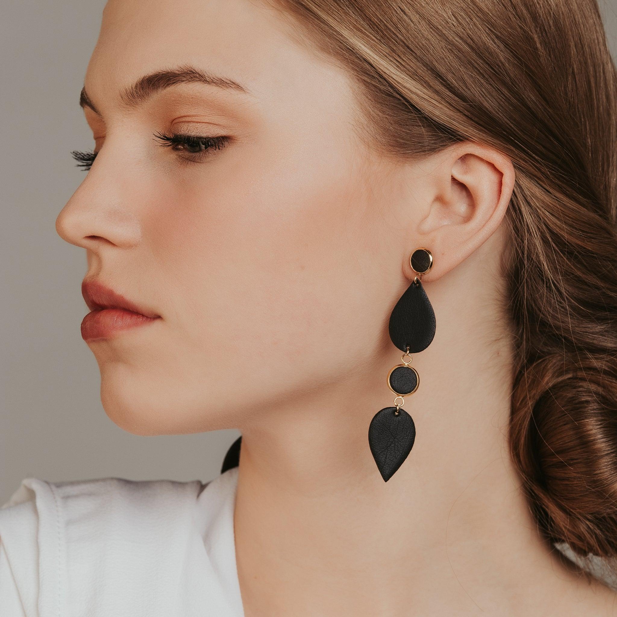 LEMPI earrings, Dream (black, button fastening)