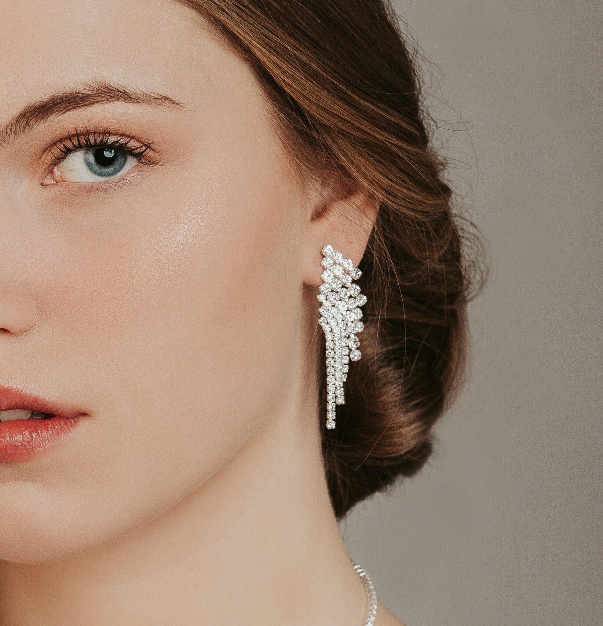 Strassikorvakorut, ROMANCE|Leonore Earrings in Silver