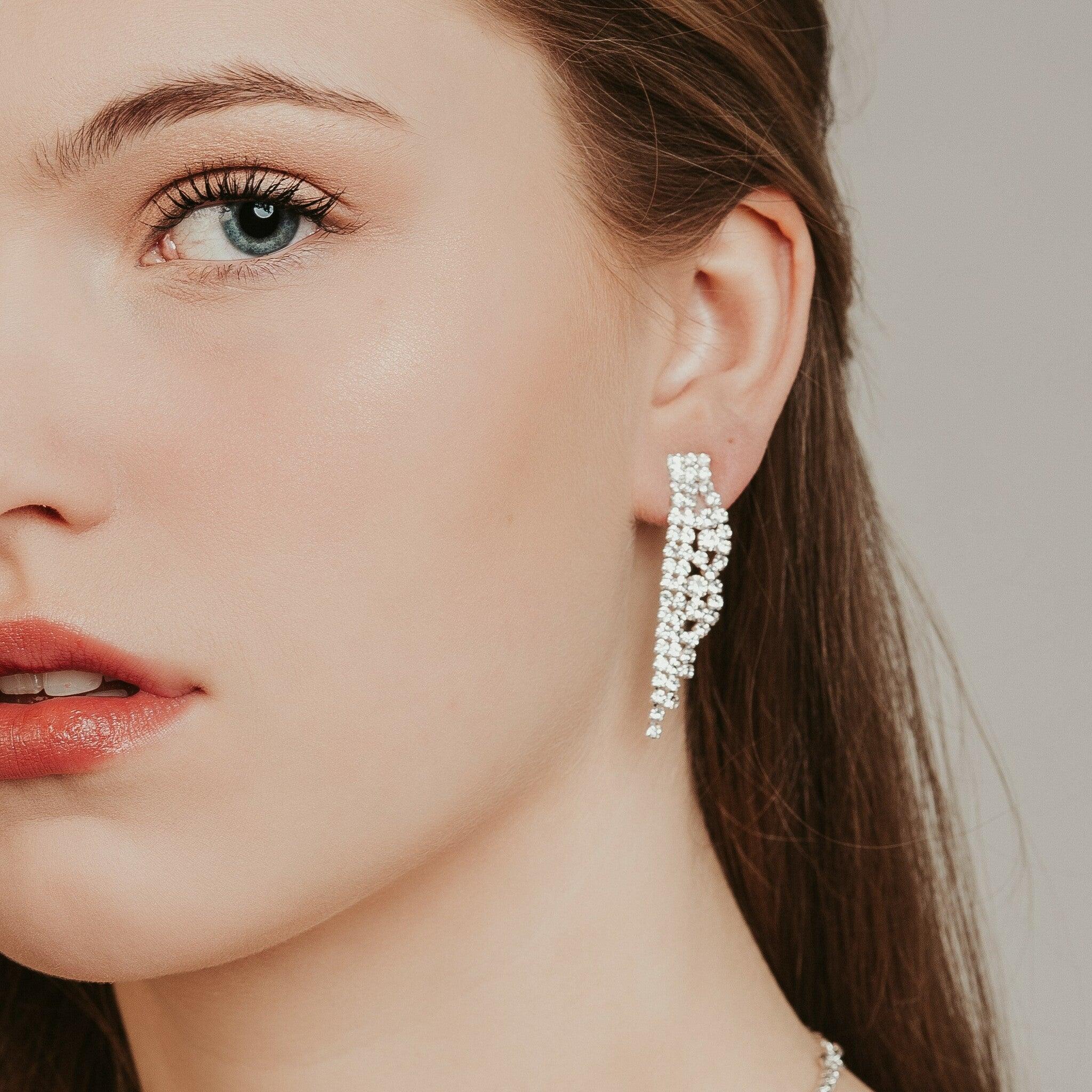 Strassikorvakorut, ROMANCE|Catherine Earrings in Silver