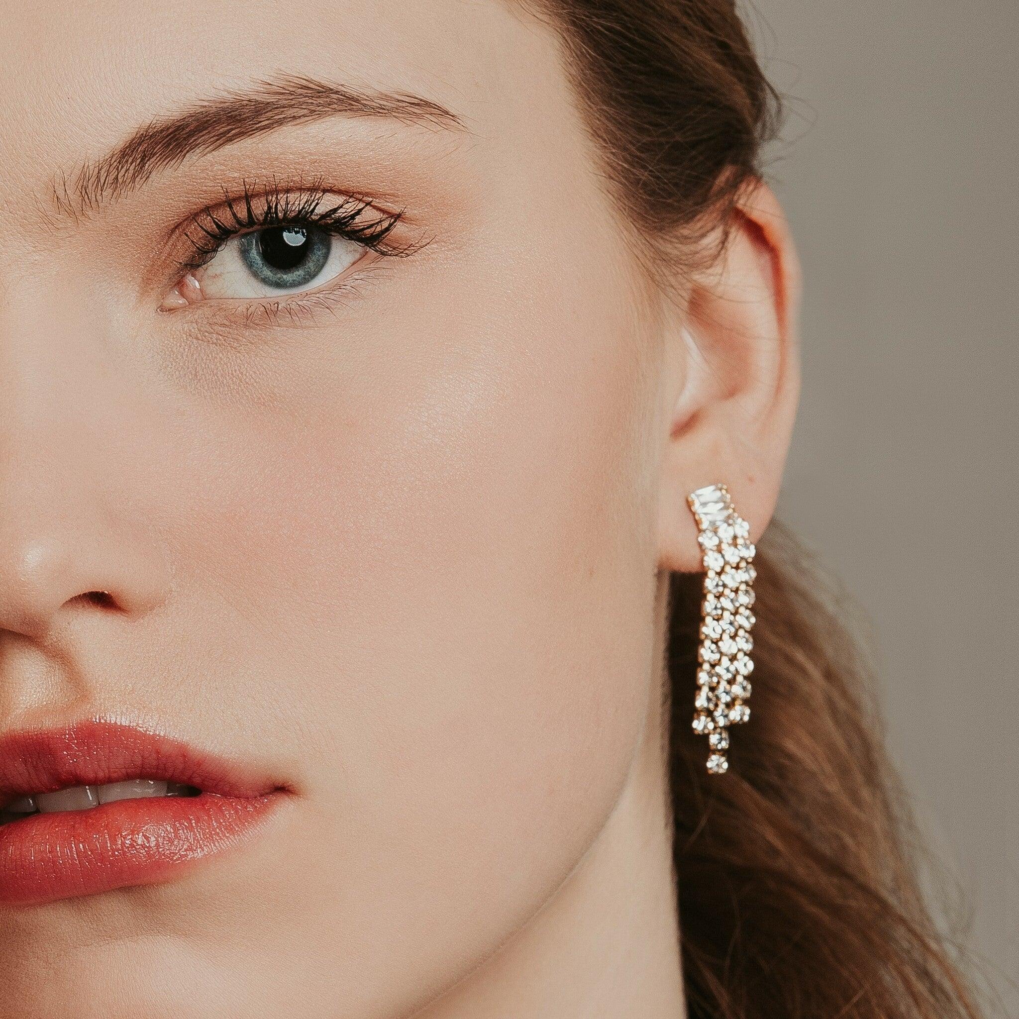 Strassikorvakorut, ROMANCE|Claudette Earrings in Gold