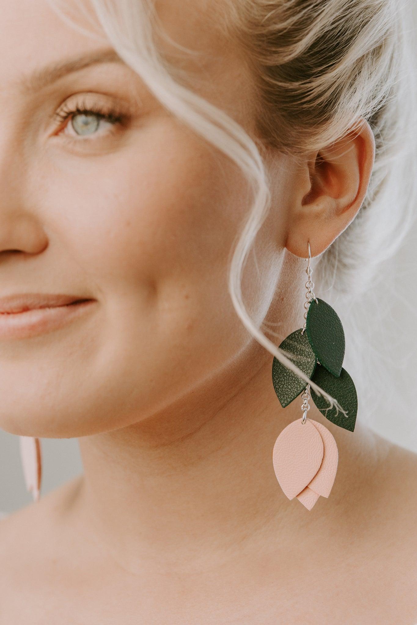 LEMPI earrings, Leafy tulip (pink)