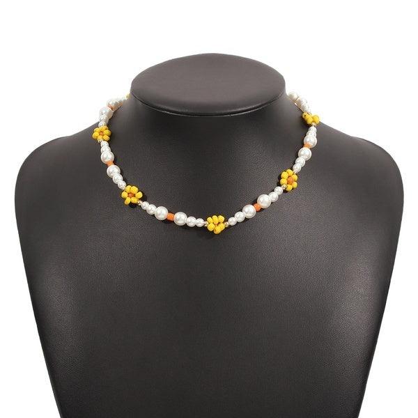 Necklace, FRENCH RIVIERA|Joy yellow flower necklace with beads