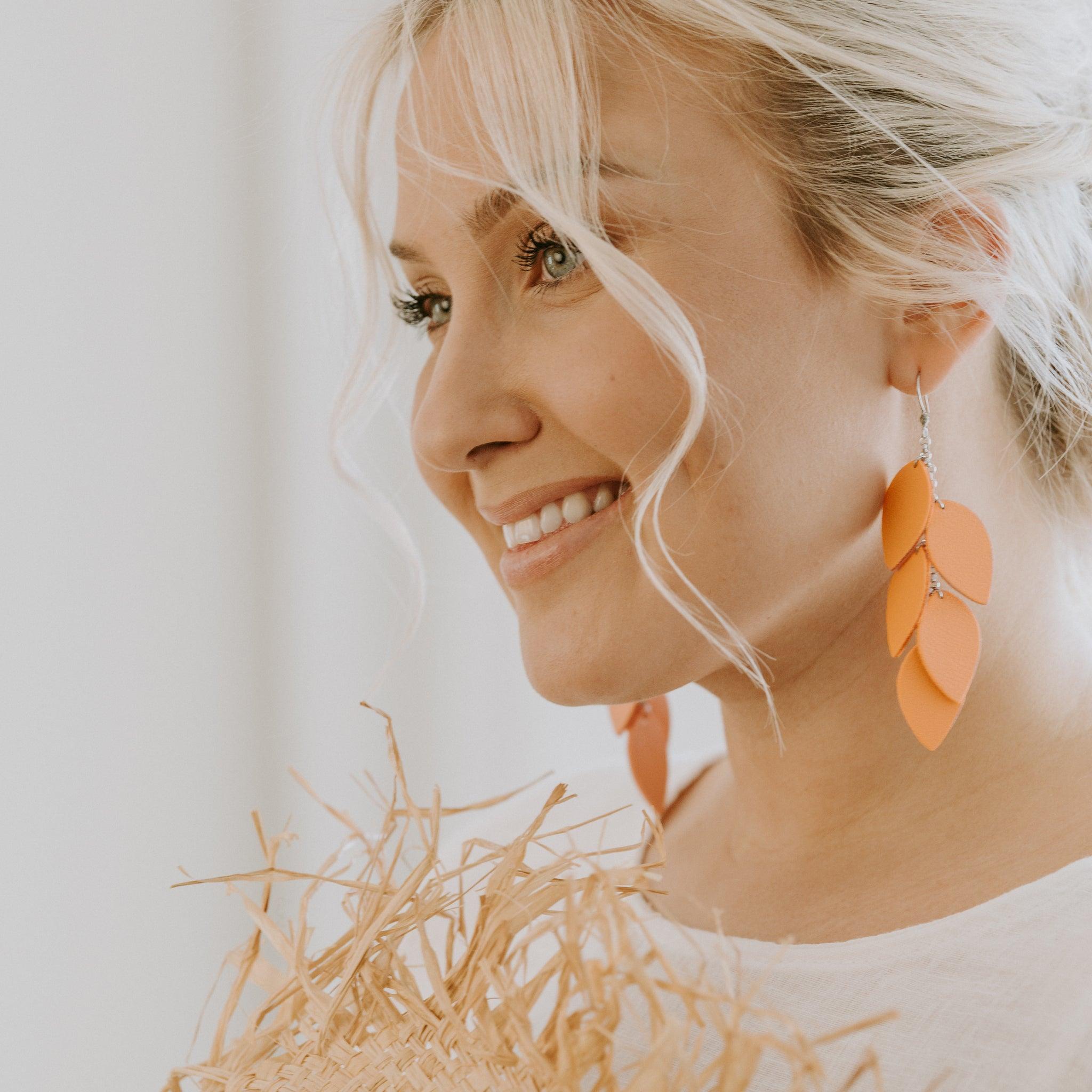 LEMPI earrings, Grain (peach)