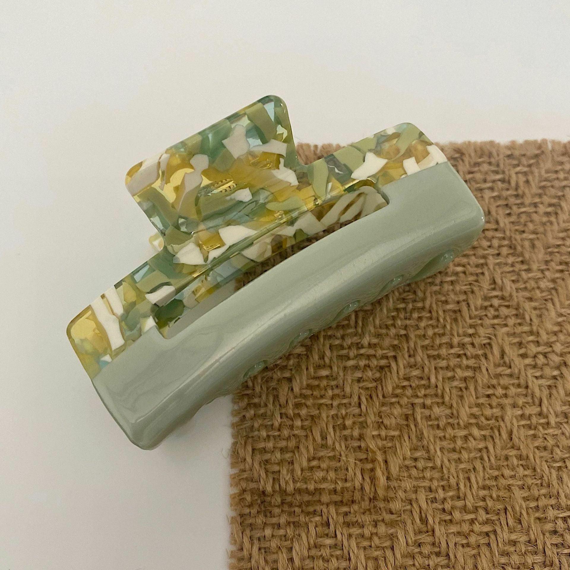 Hair clip, shark tooth|SUGAR SUGAR, Light sage green