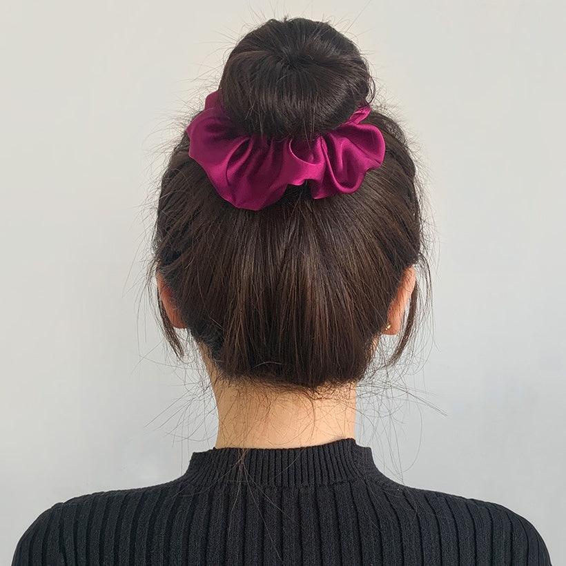 Scrunchie|SUGAR SUGAR, Satin Scrunchie -keskikokoinen satiinidonitsi