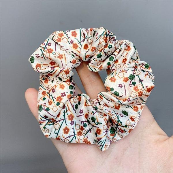 Scrunchie|SUGAR SUGAR, Mini Flowers  -kukallinen hiusdonitsi