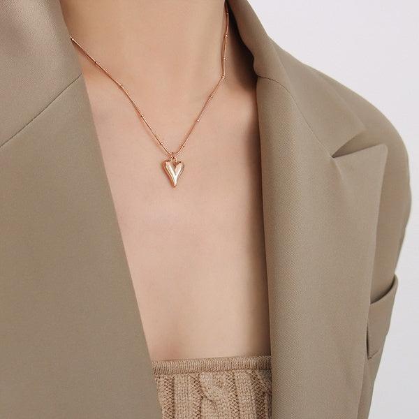 FRENCH RIVIERA|Modern Heart necklace made of surgical steel (gold)