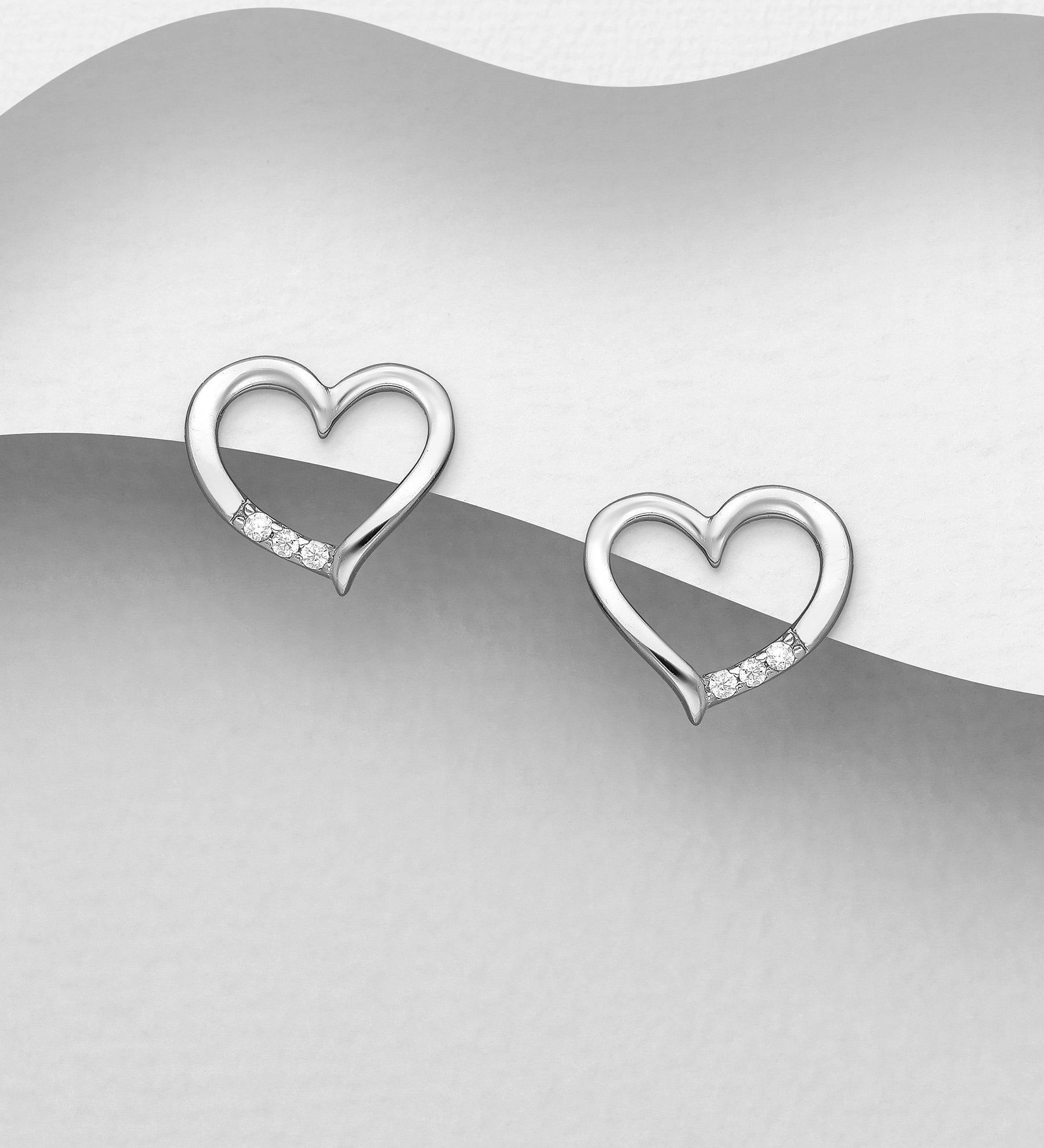 PREMIUM COLLECTION|Ainoani silver heart studs with clear stones