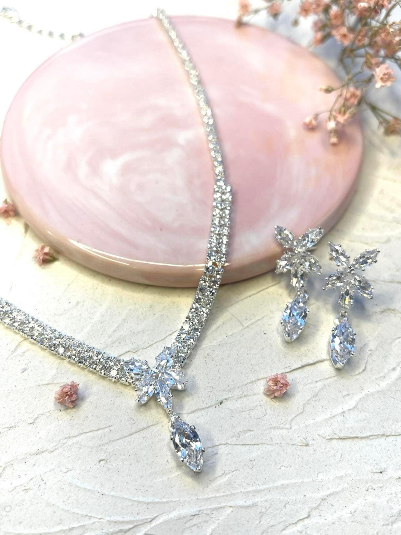 Rhinestone necklace, ROMANCE|Nora -silver-colored party necklace