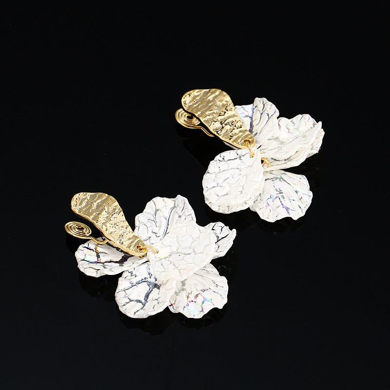 FRENCH RIVIERA|Emmaline Earrings -white petal earrings