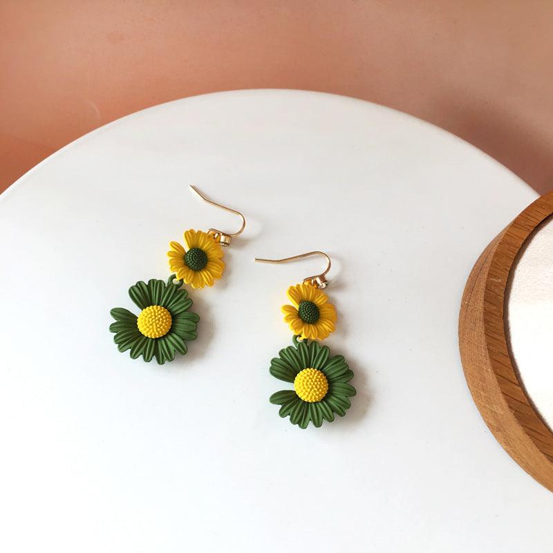 Earrings, FRENCH RIVIERA|Spring Daisy flower earrings (green)