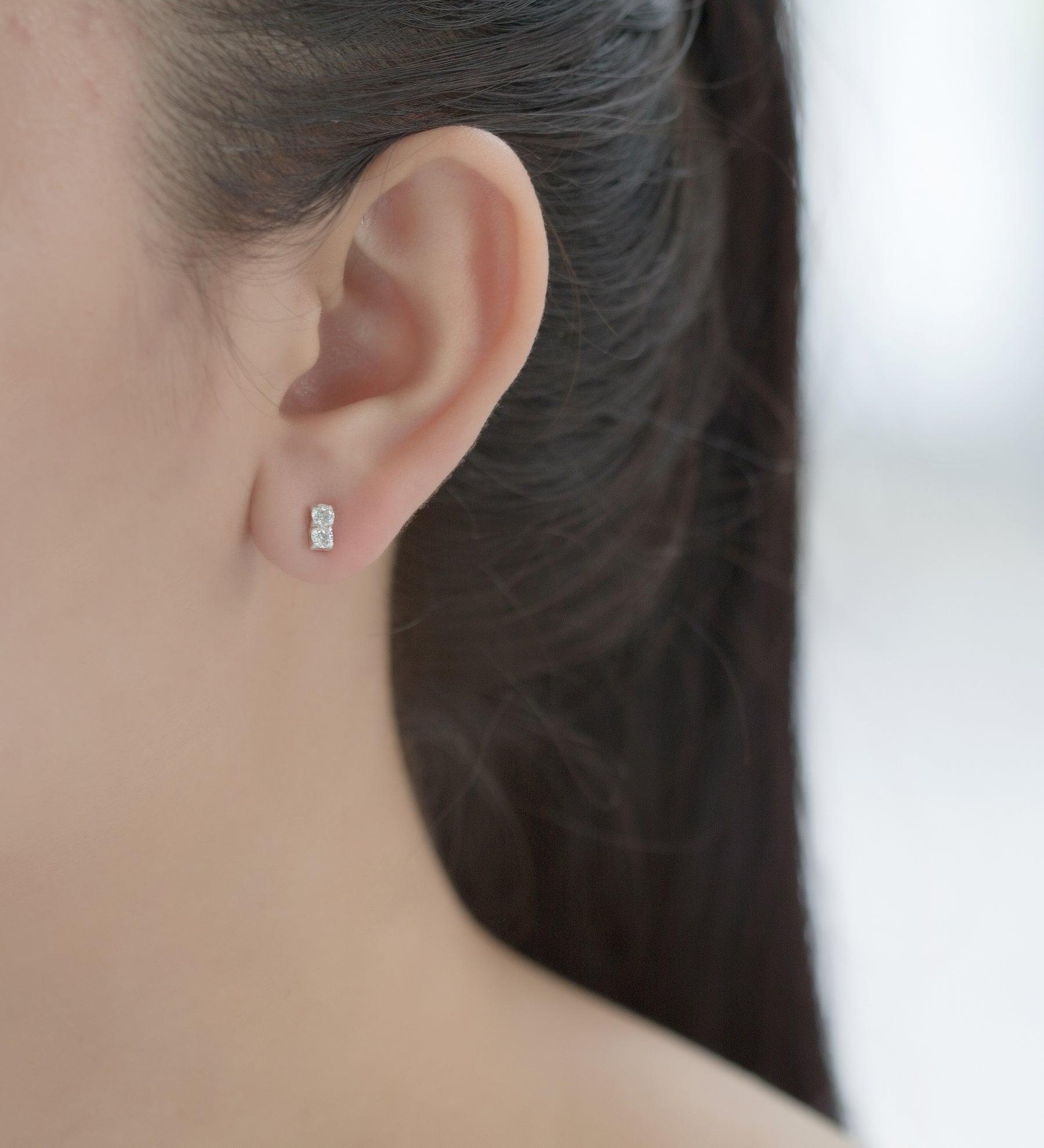 PREMIUM COLLECTION|Vesta silver bright stud earrings