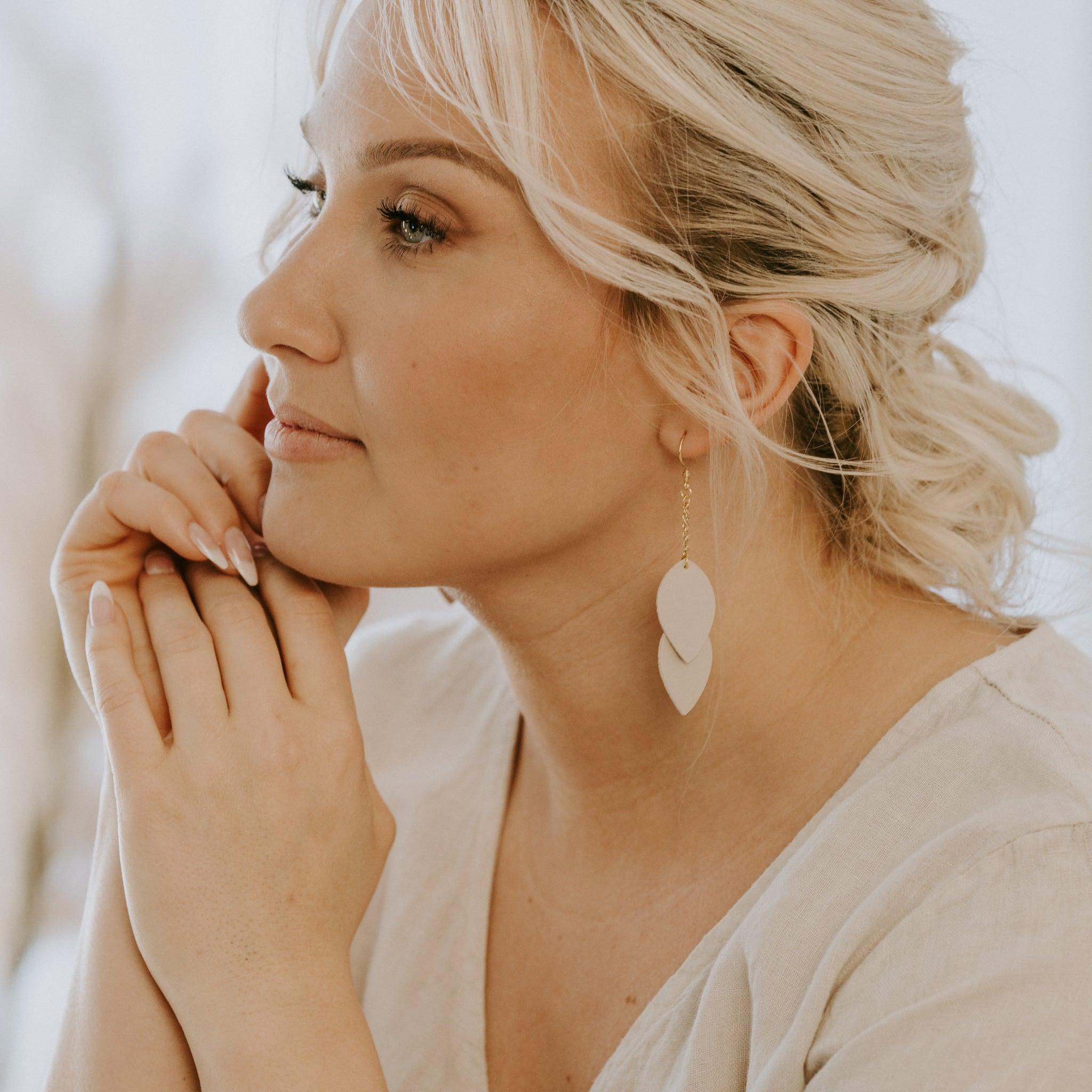 LEMPI earrings, Delicate Leaves (peach/steel)