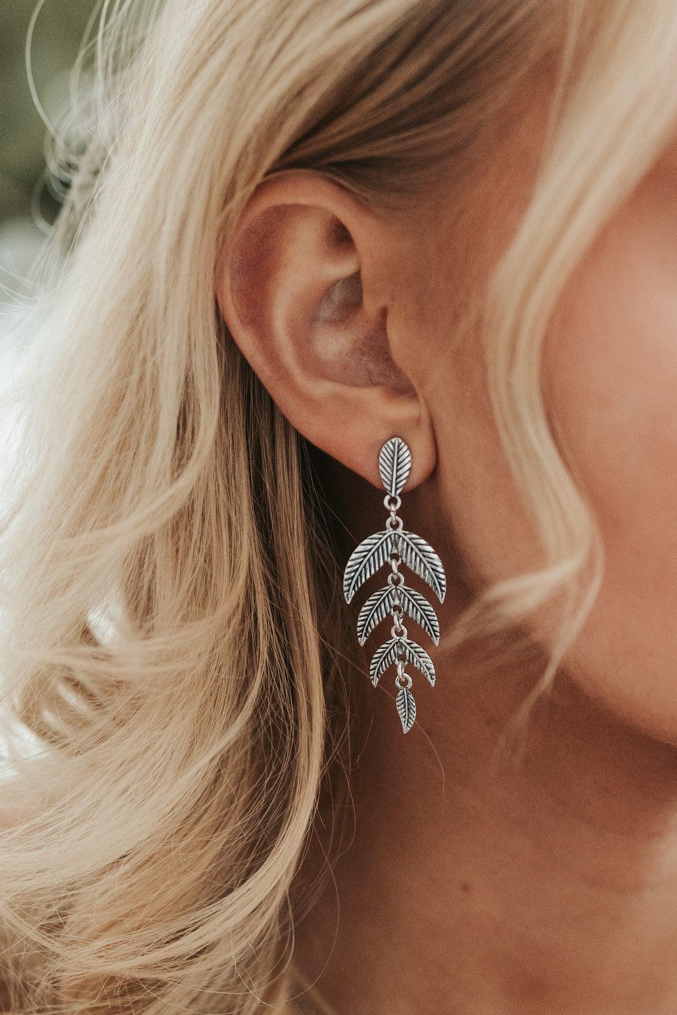 FRENCH RIVIERA|Feather - bohemian antique silver feather earrings