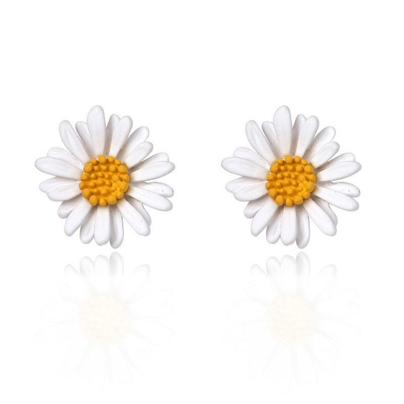 FRENCH RIVIERA|Margarita white flower earrings