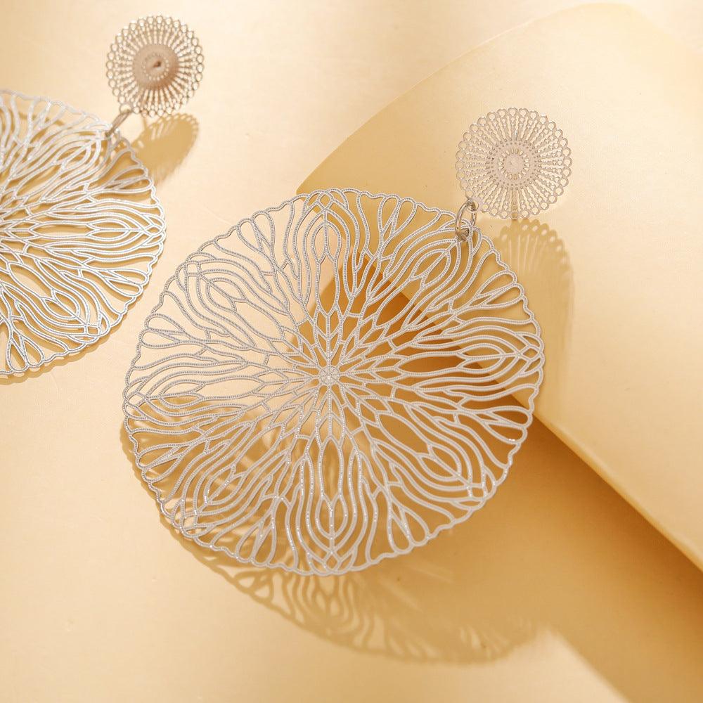 FRENCH RIVIERA|Carly silver-colored large lace earrings