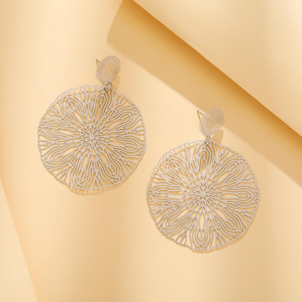 FRENCH RIVIERA|Carly silver-colored large lace earrings