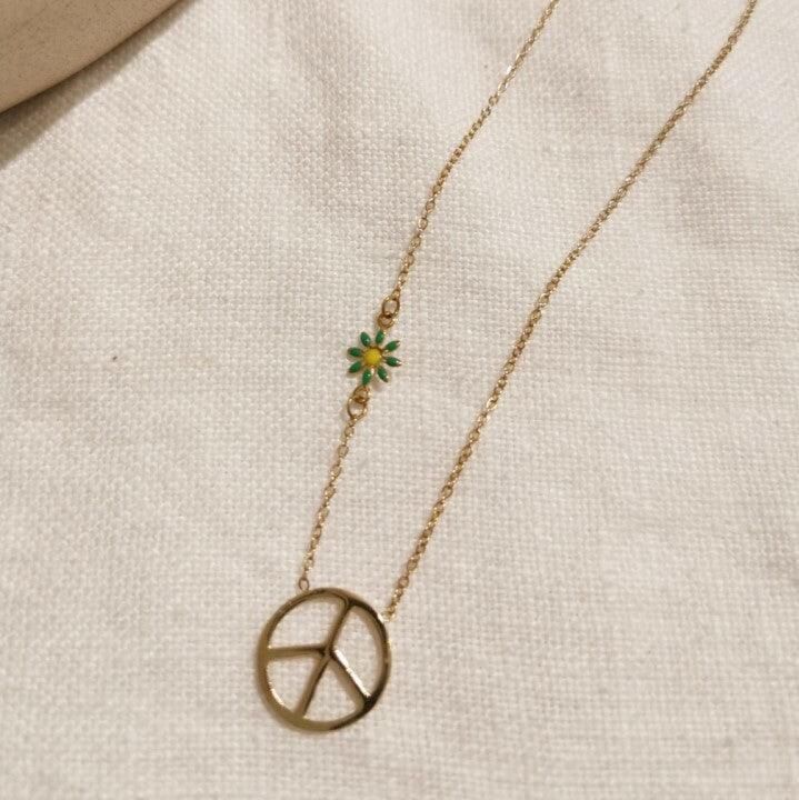 FRENCH RIVIERA|Peace necklace made of surgical steel with a green flower