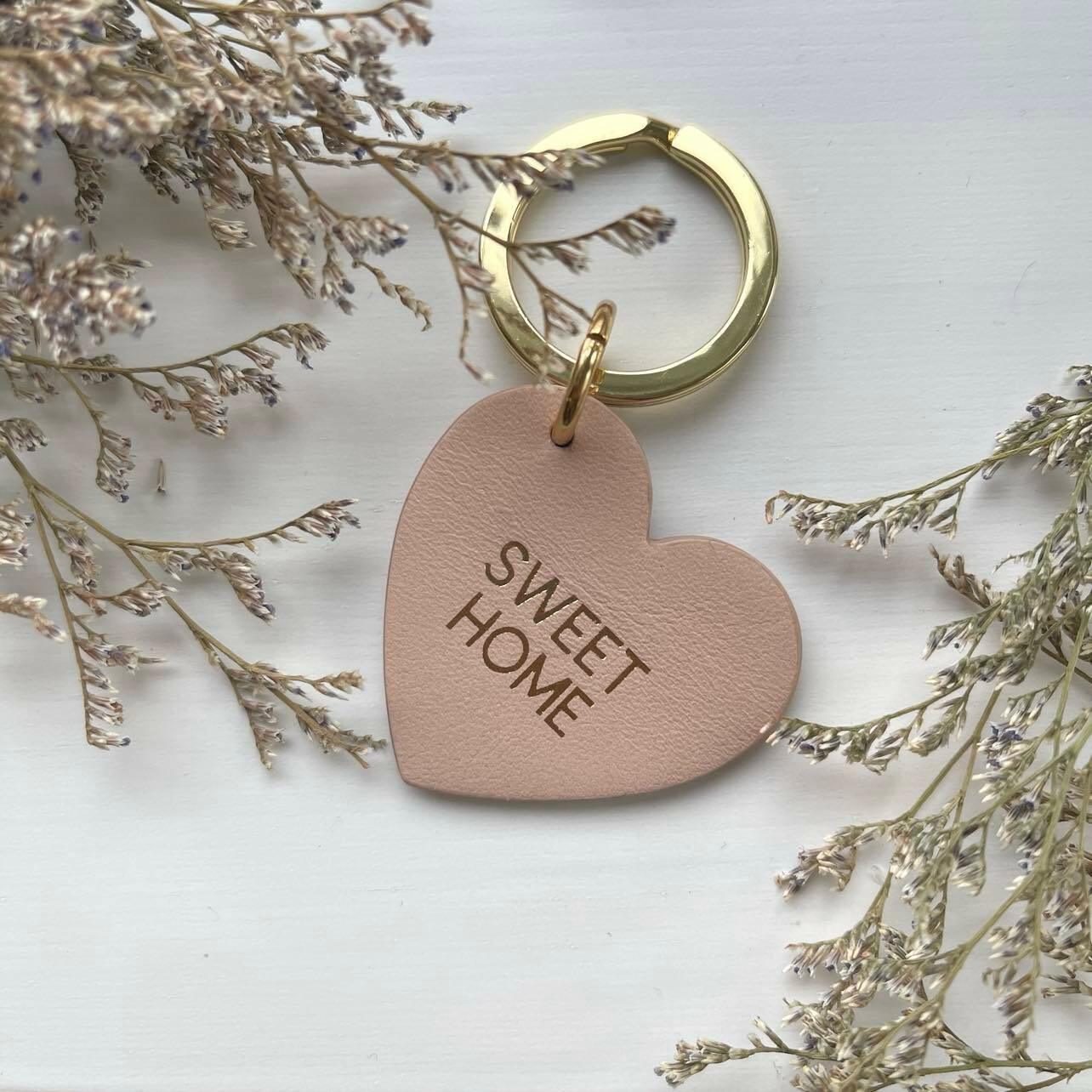 FRENCH RIVIERA, Sweet Home - pink leather heart keychain