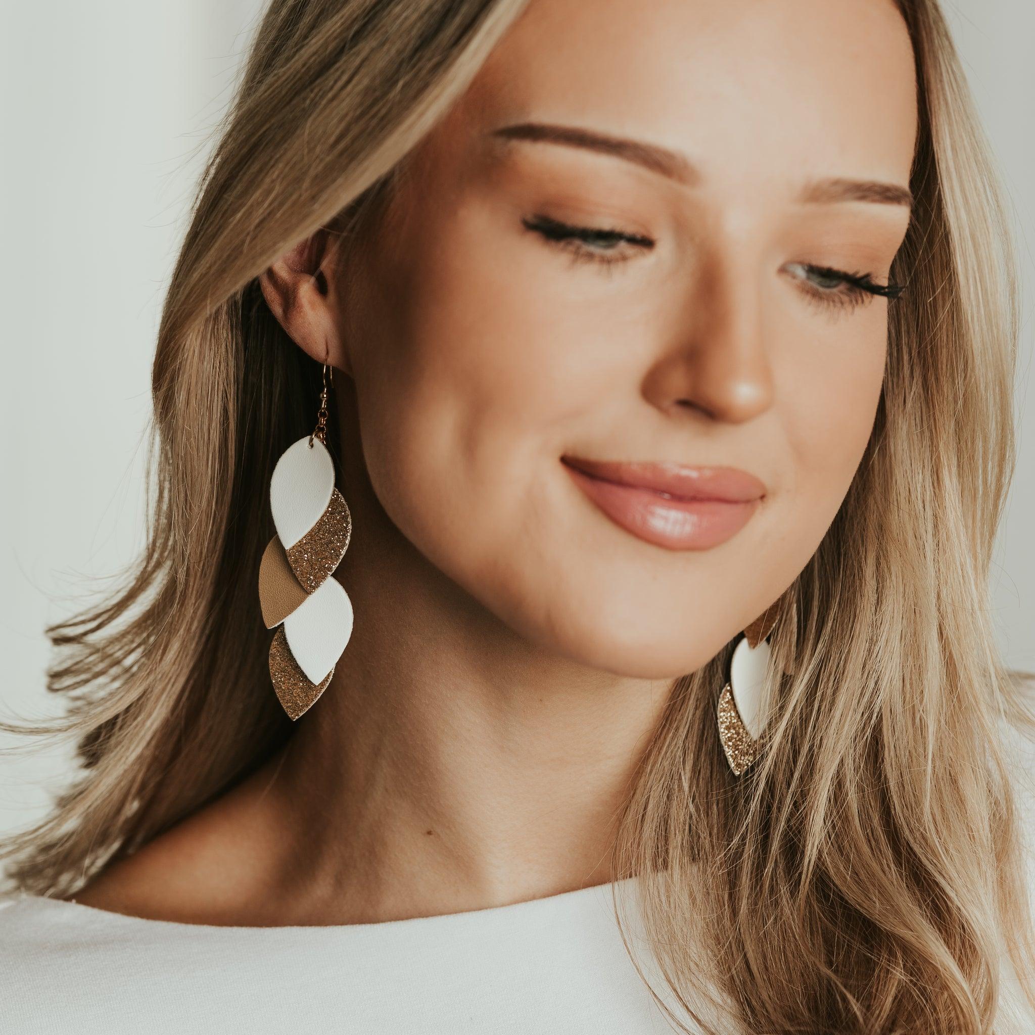 LEMPI earrings, Grain (beige/gold/white)